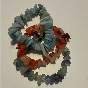 Set of 3 Vintage Gemstone Chip Stretch Bracelet Set - Green and Red